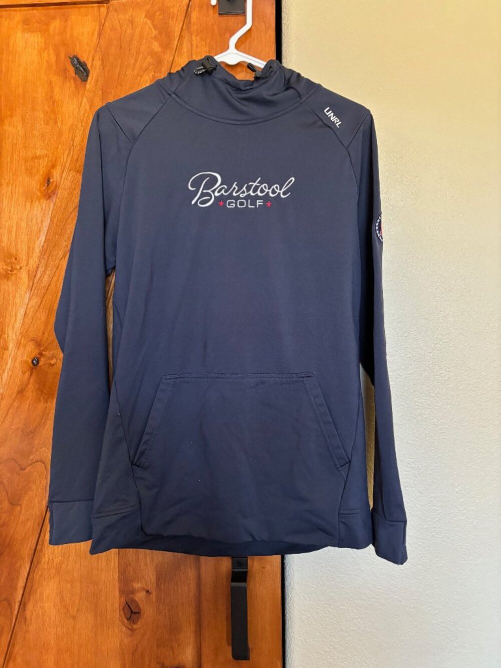 Men's Barstool Golf hoodie--size M